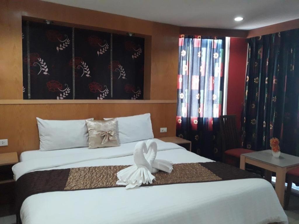 New Pind Balluchi Inn パッタヤー エクステリア 写真