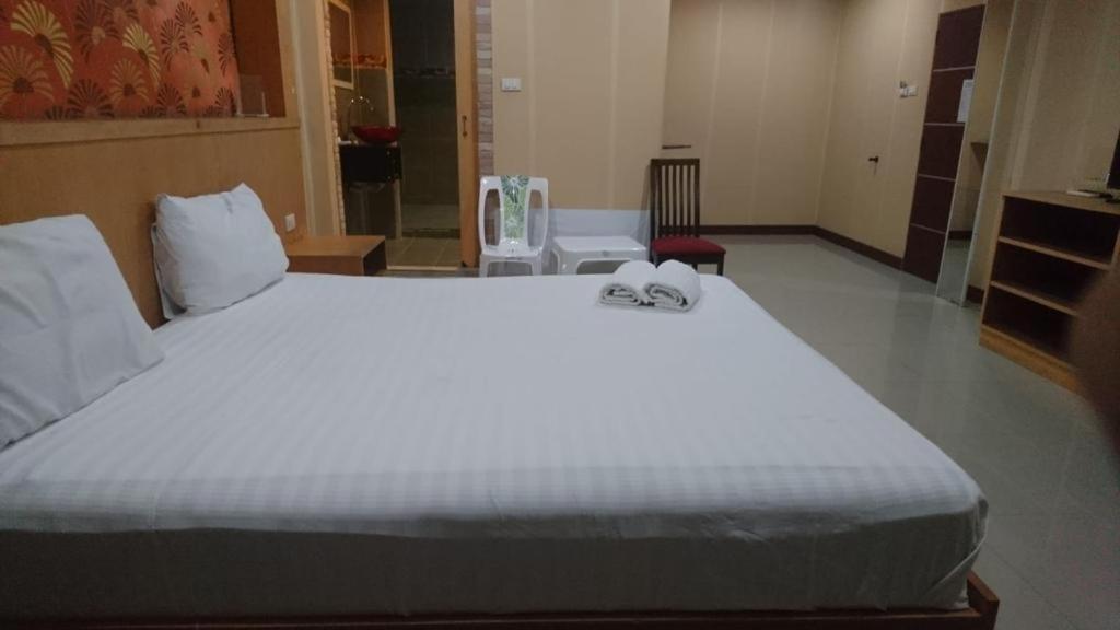 New Pind Balluchi Inn パッタヤー エクステリア 写真